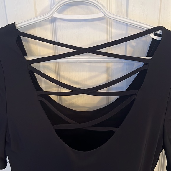 Sleek black elegance - Picture 4 of 5